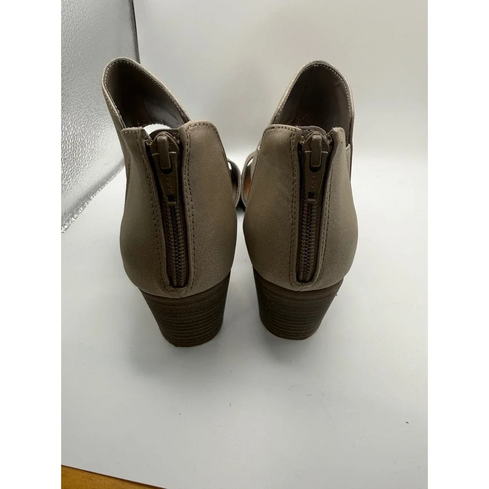 Sonoma Goods For Life 7.5 Taupe Metallic Cutout Block Heel Sandals Peep Toe‎